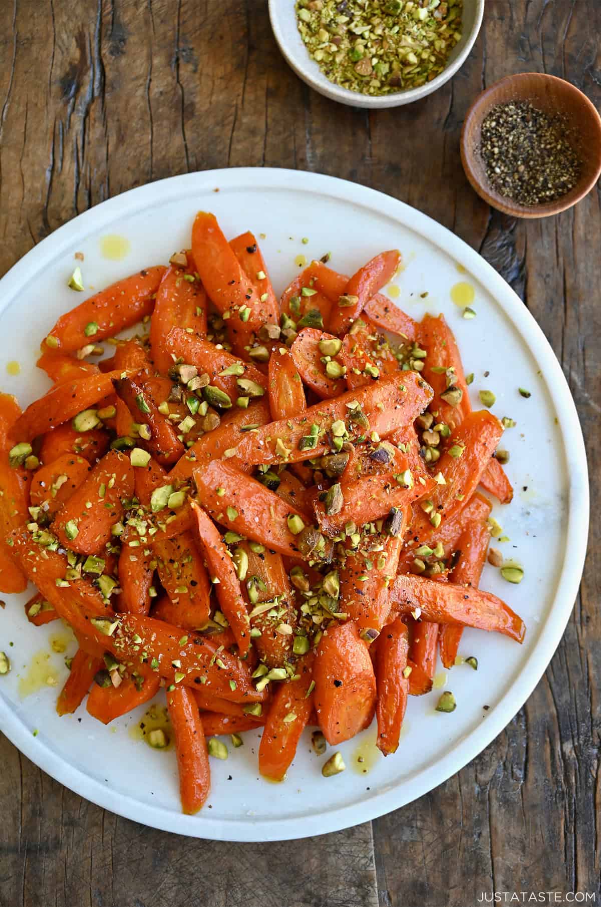 Easy Honey Roasted Carrots: Sweet & Sticky Perfection